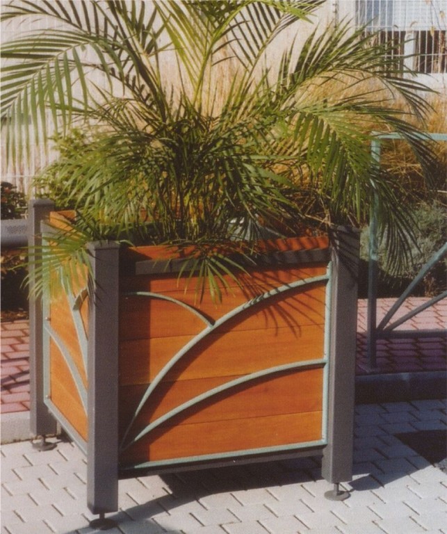 Imagen 2 Jardinera Madeiferro