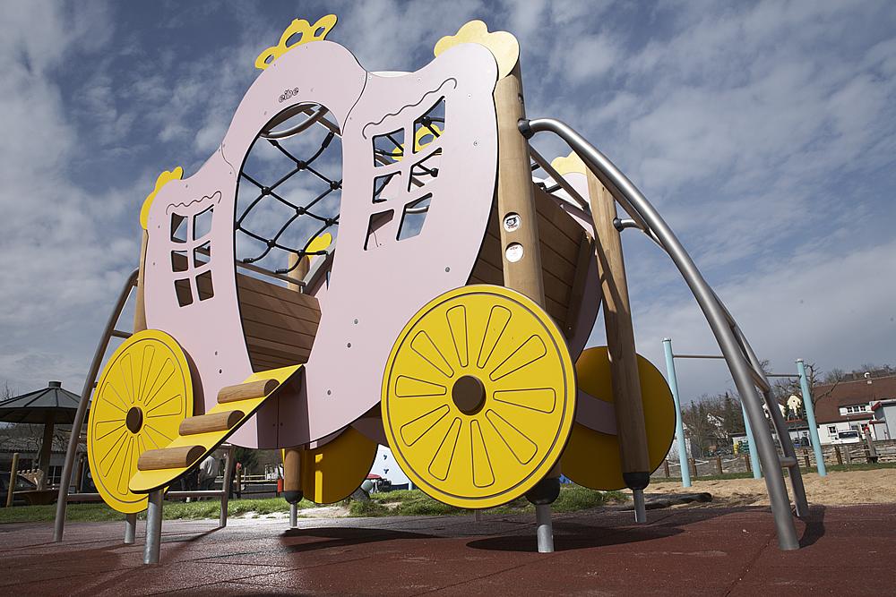 climbo_Instalación_de_juego_temático_Carruaje_04