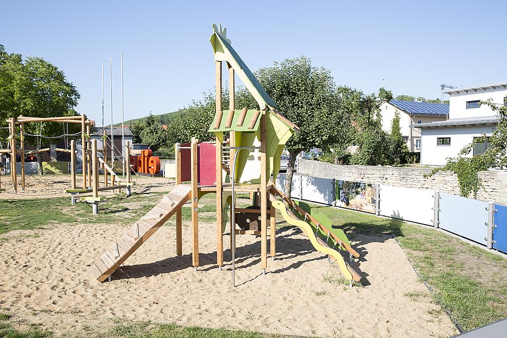 playo_Instalación_de_juego_Nido_de_serpientes_03