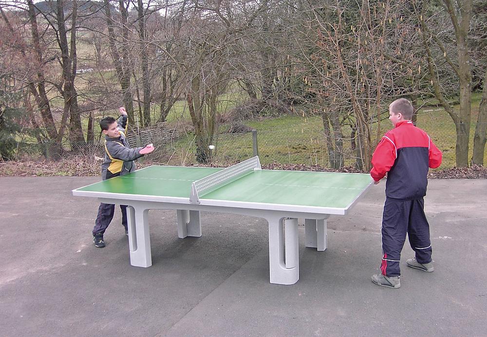 Instalación_de_tenis_de_mesa_para_aire_libre,_verde_01